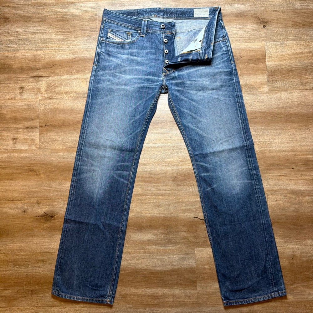 Diesel Larkee Jeans Mens 31x32 Blue Straight Leg Whiskered Button Fly 0806W